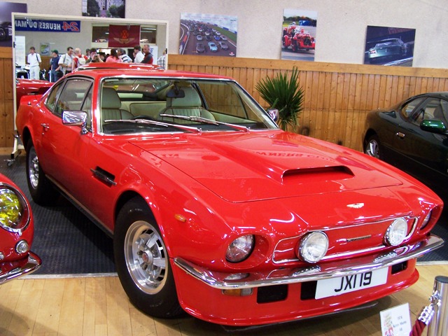 Aston Martin V8